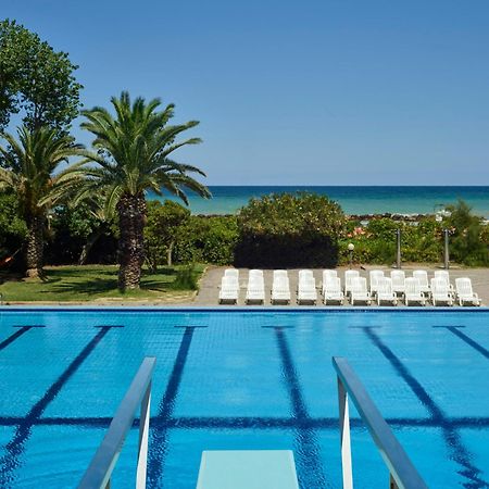 Serena Majestic Residence Монтезільвано Екстер'єр фото