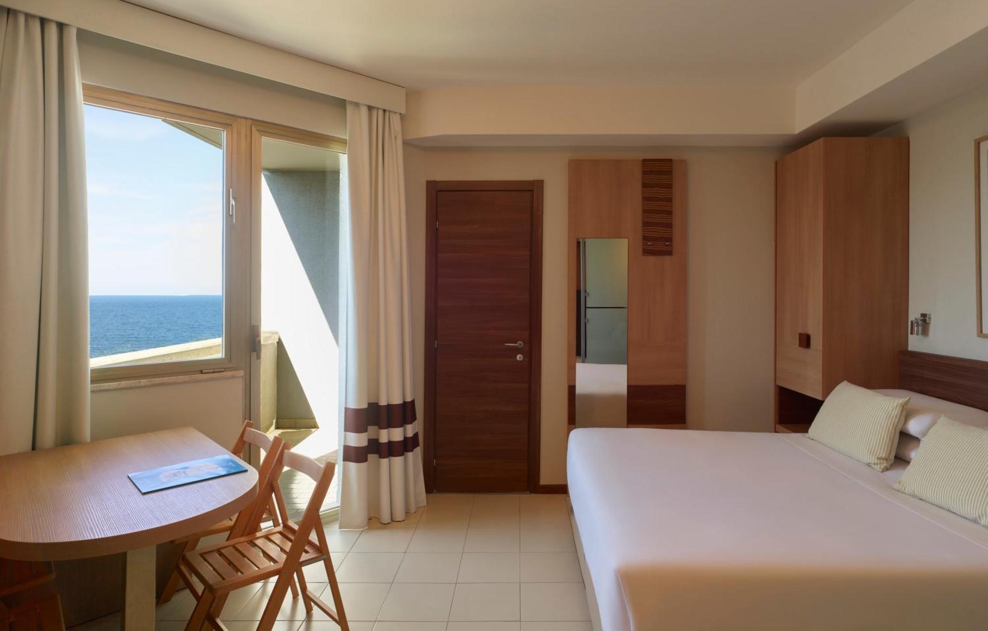 Serena Majestic Residence Монтезільвано Номер фото