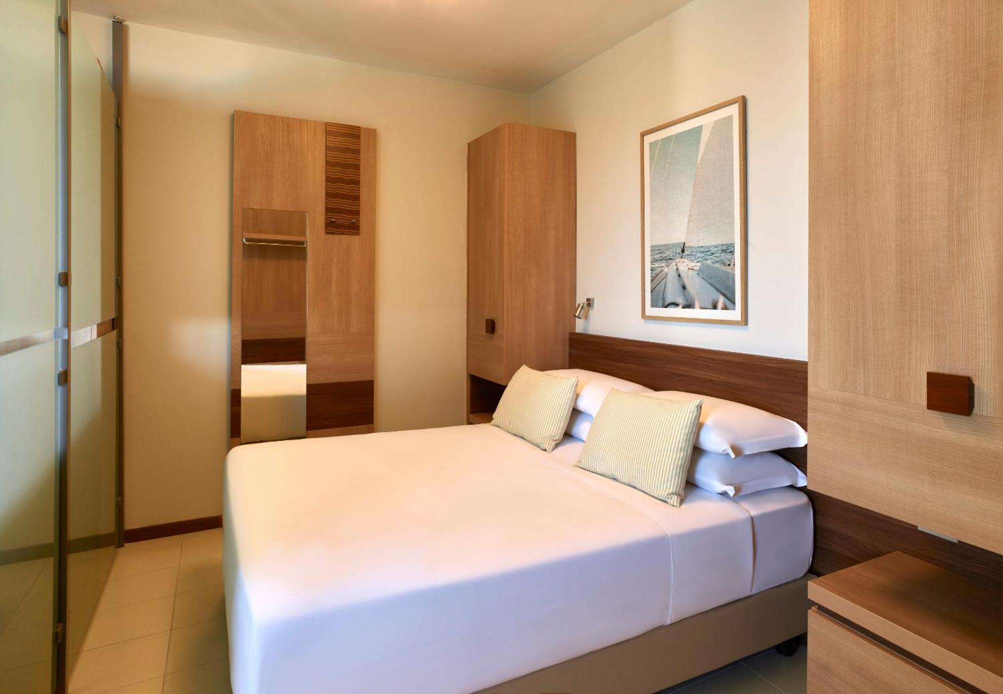 Serena Majestic Residence Монтезільвано Номер фото