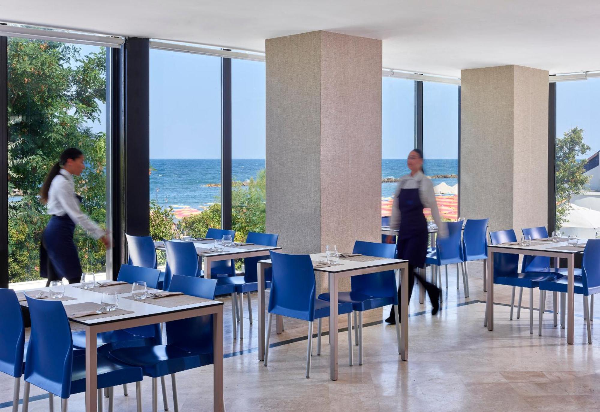 Serena Majestic Residence Монтезільвано Екстер'єр фото