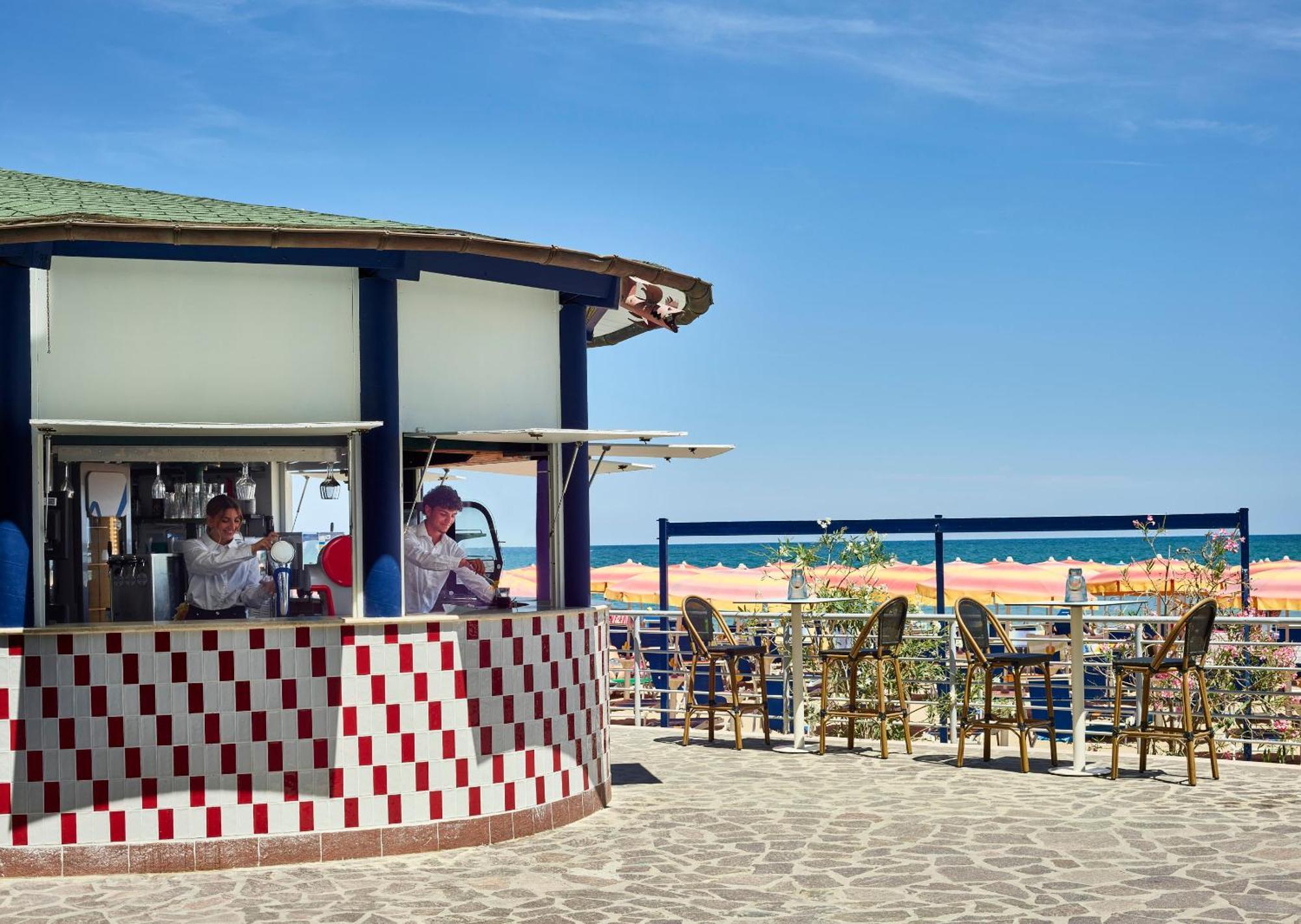 Serena Majestic Residence Монтезільвано Екстер'єр фото